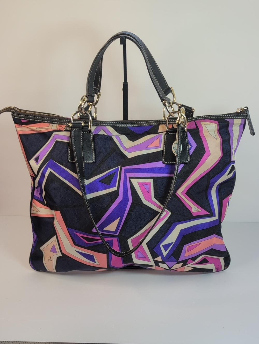 Emilio Pucci Multicolor Geometric Print Tote in Black, Pink, Purple, Coral